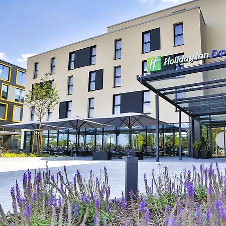 Holiday Inn Express Karlsruhe - City Park, An Ihg Hotel Εξωτερικό φωτογραφία