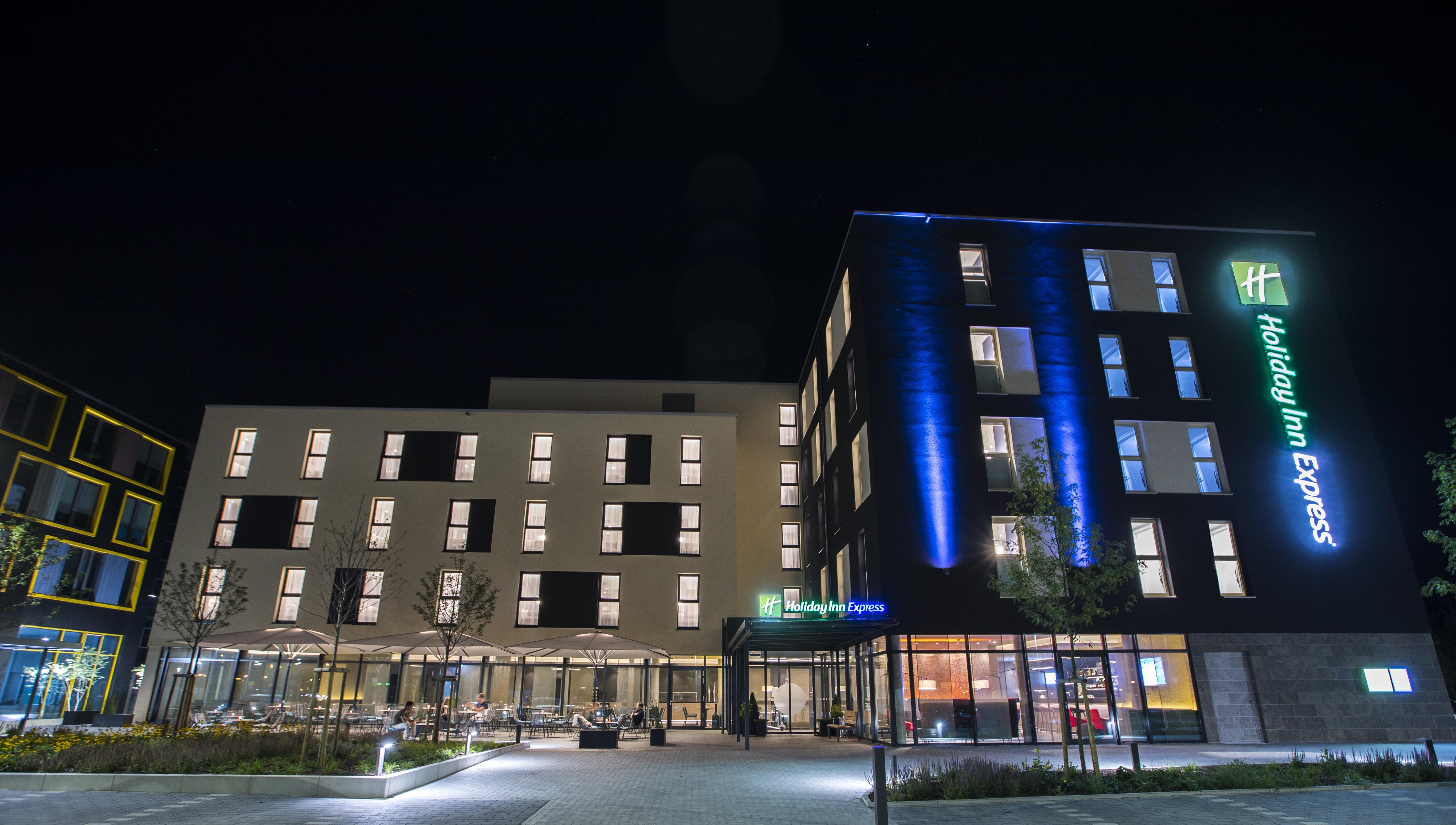 Holiday Inn Express Karlsruhe - City Park, An Ihg Hotel Εξωτερικό φωτογραφία