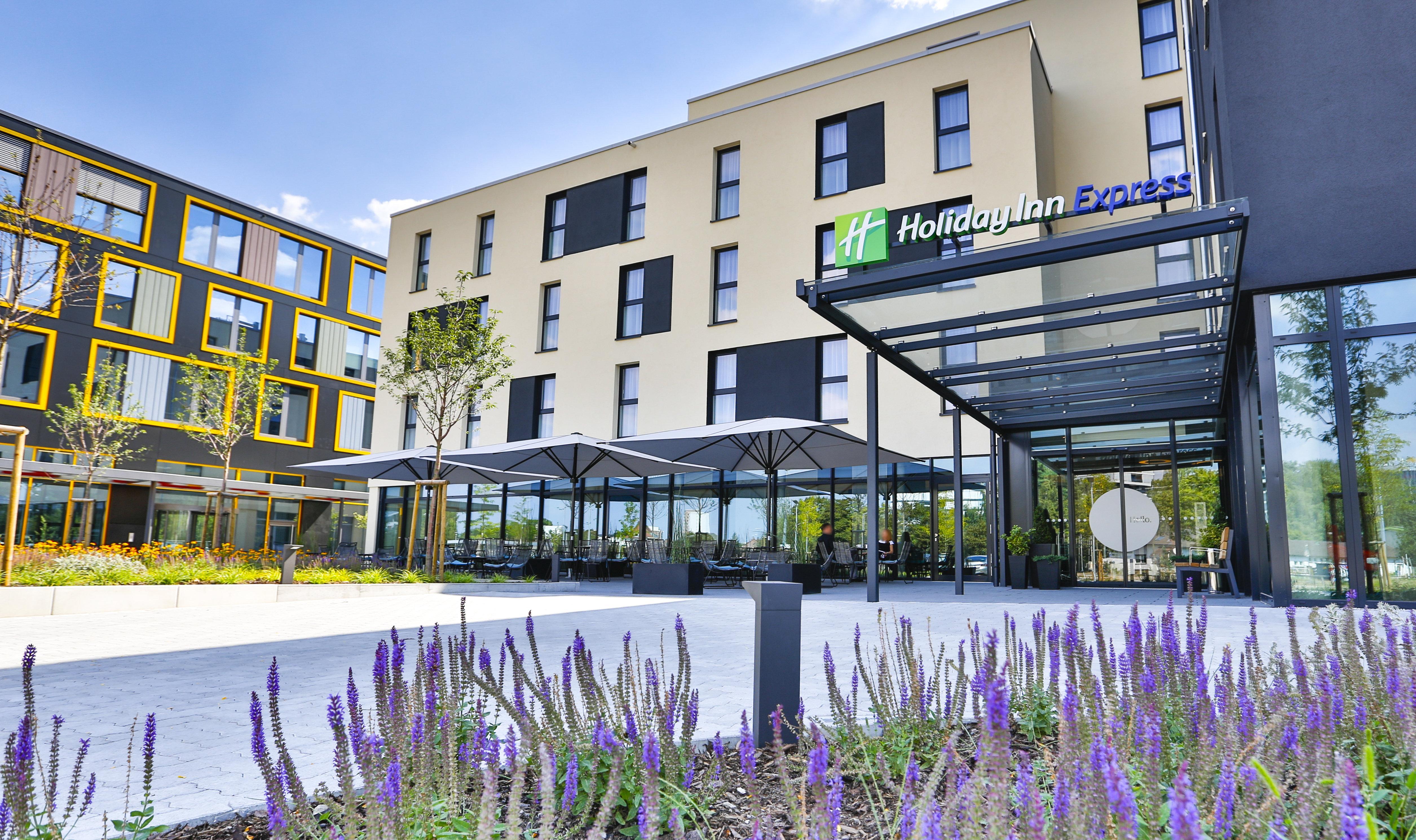 Holiday Inn Express Karlsruhe - City Park, An Ihg Hotel Εξωτερικό φωτογραφία