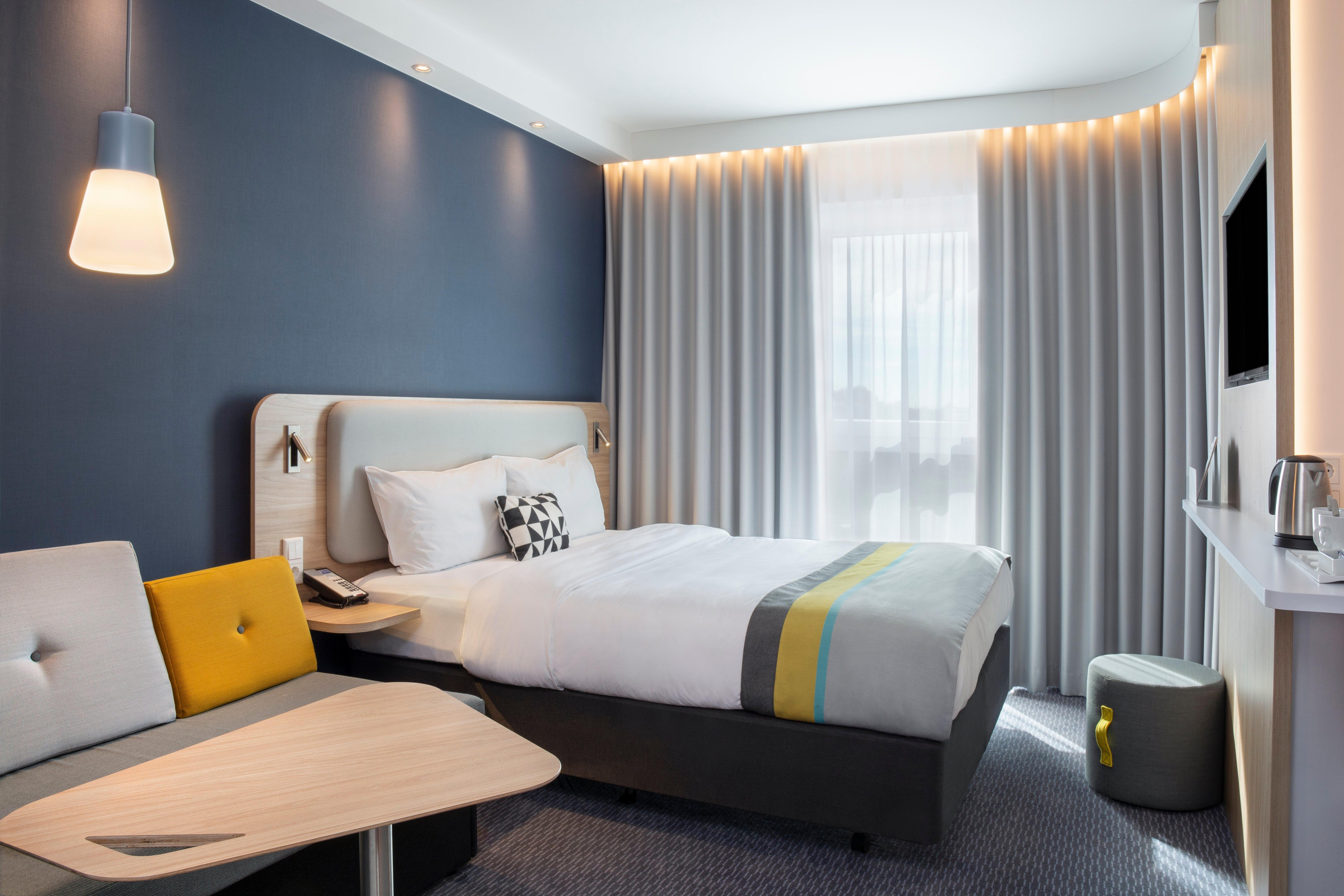 Holiday Inn Express Karlsruhe - City Park, An Ihg Hotel Εξωτερικό φωτογραφία