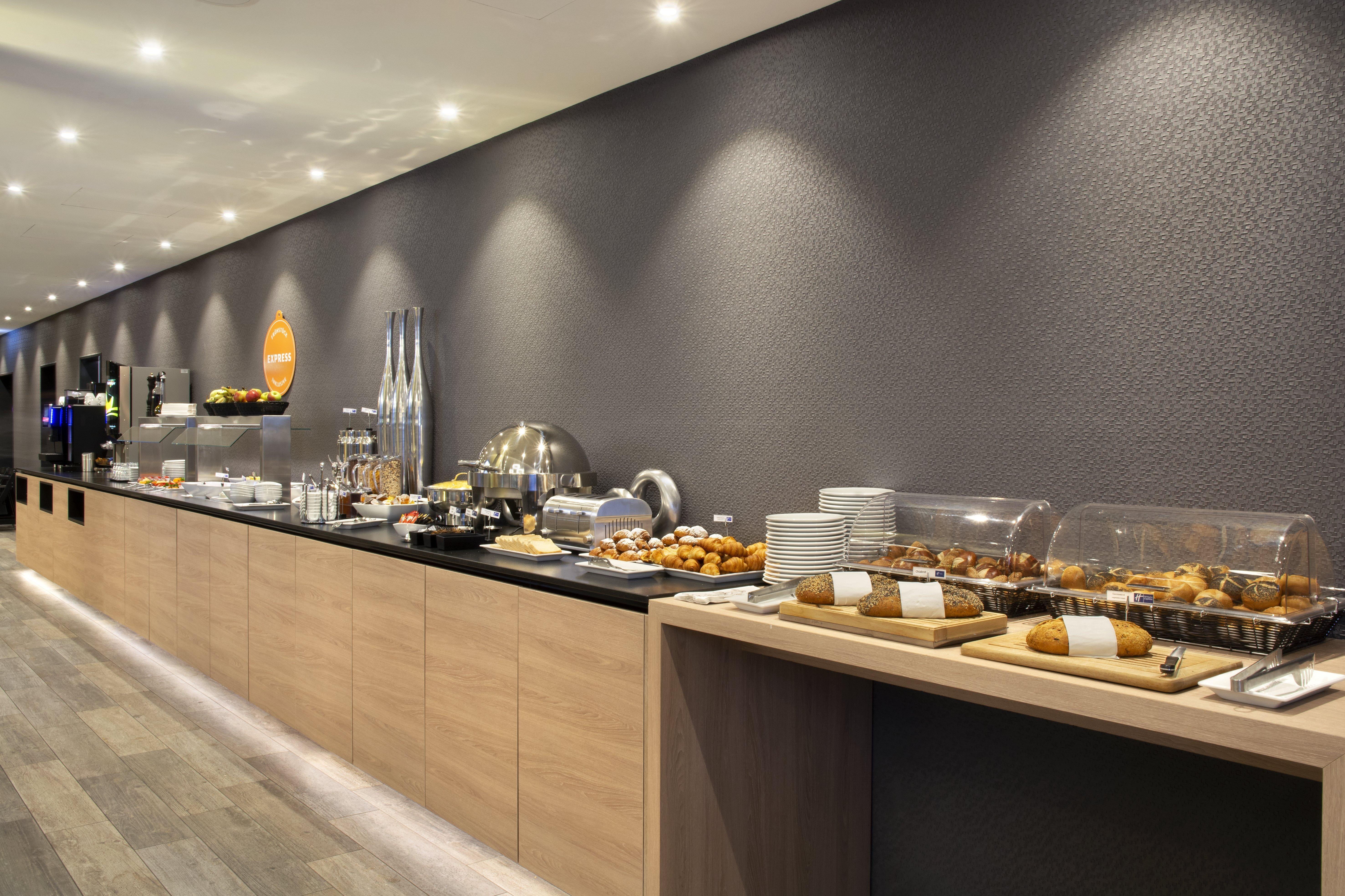 Holiday Inn Express Karlsruhe - City Park By Ihg Εξωτερικό φωτογραφία
