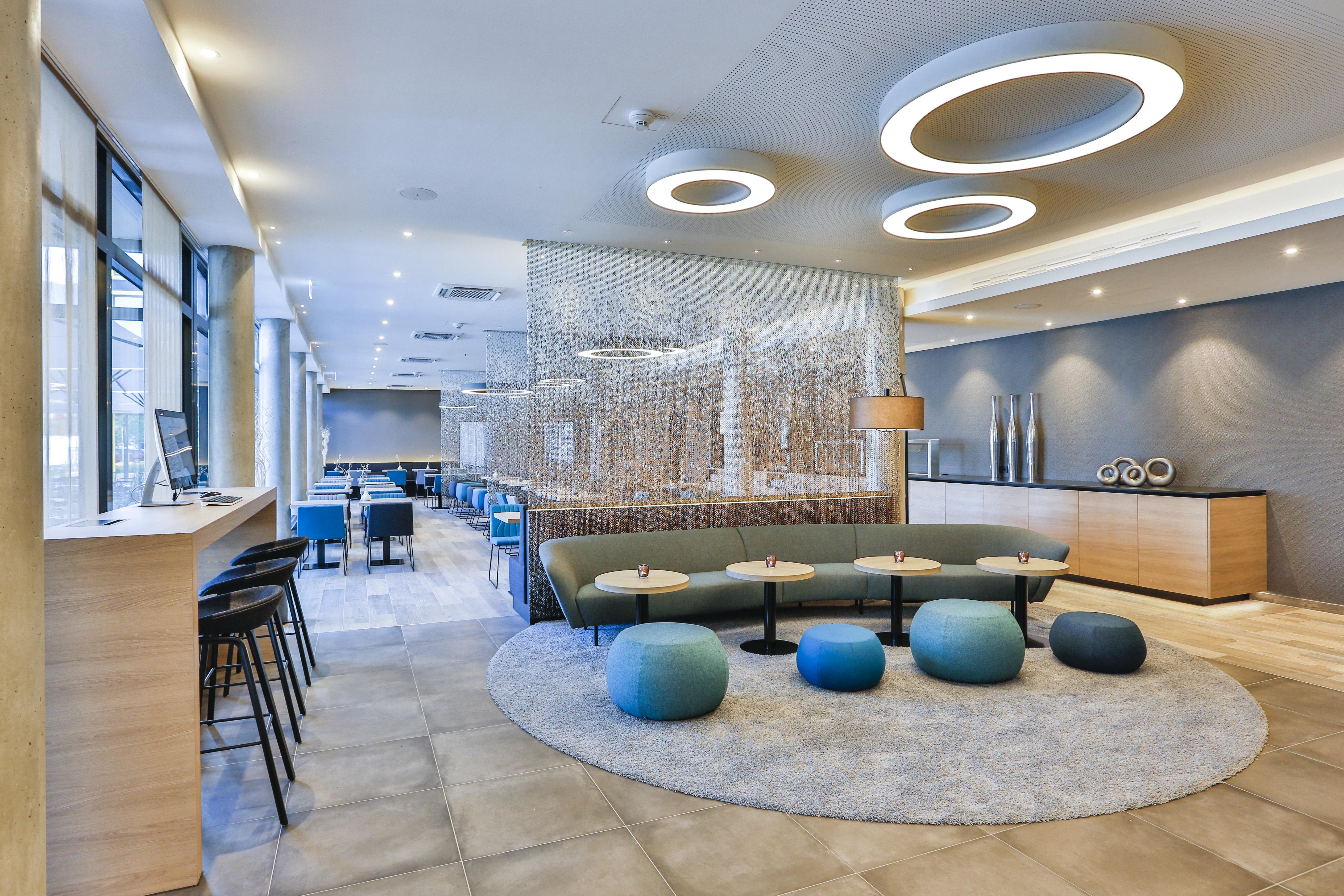 Holiday Inn Express Karlsruhe - City Park, An Ihg Hotel Εξωτερικό φωτογραφία