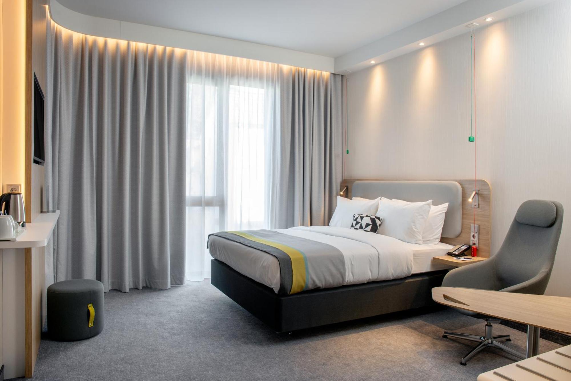 Holiday Inn Express Karlsruhe - City Park, An Ihg Hotel Εξωτερικό φωτογραφία