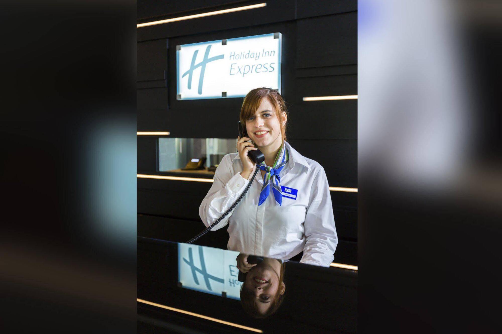 Holiday Inn Express Karlsruhe - City Park, An Ihg Hotel Εξωτερικό φωτογραφία